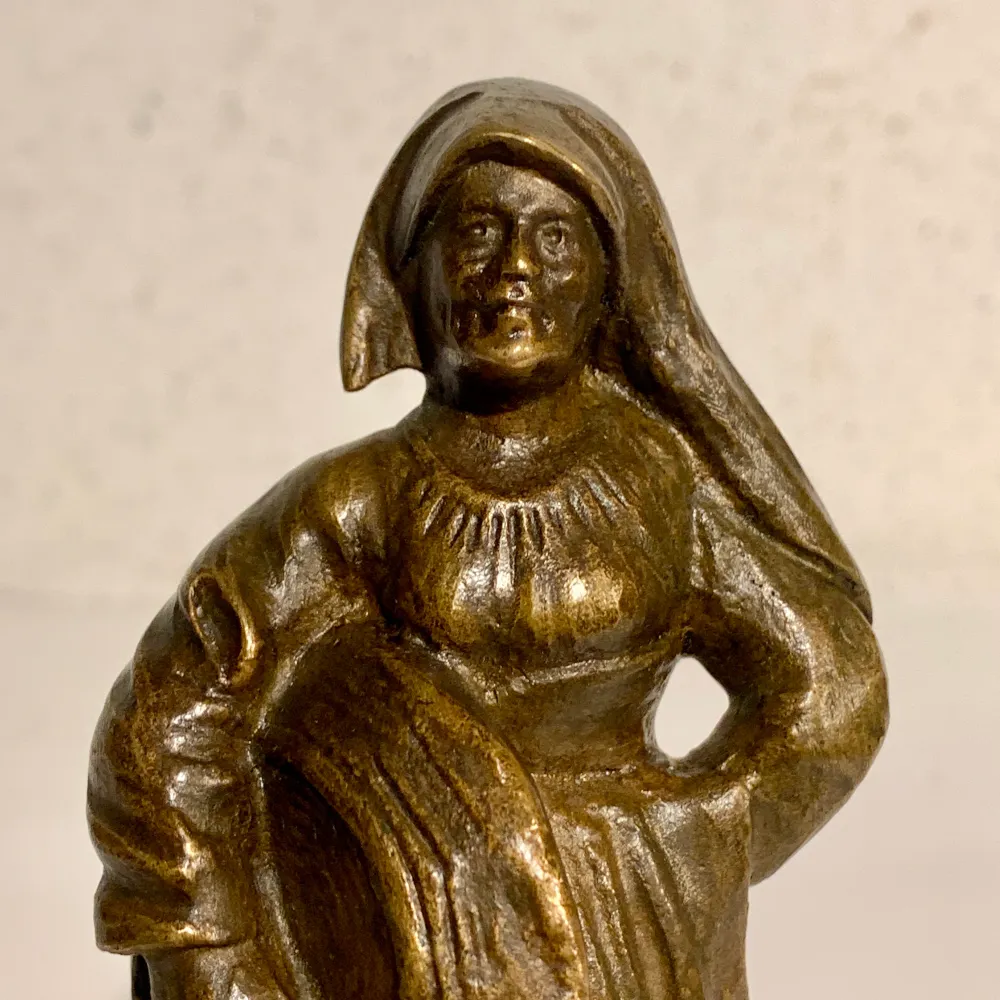 Dash Mount Ældre rustic gold figur. Stemplet Brathe.